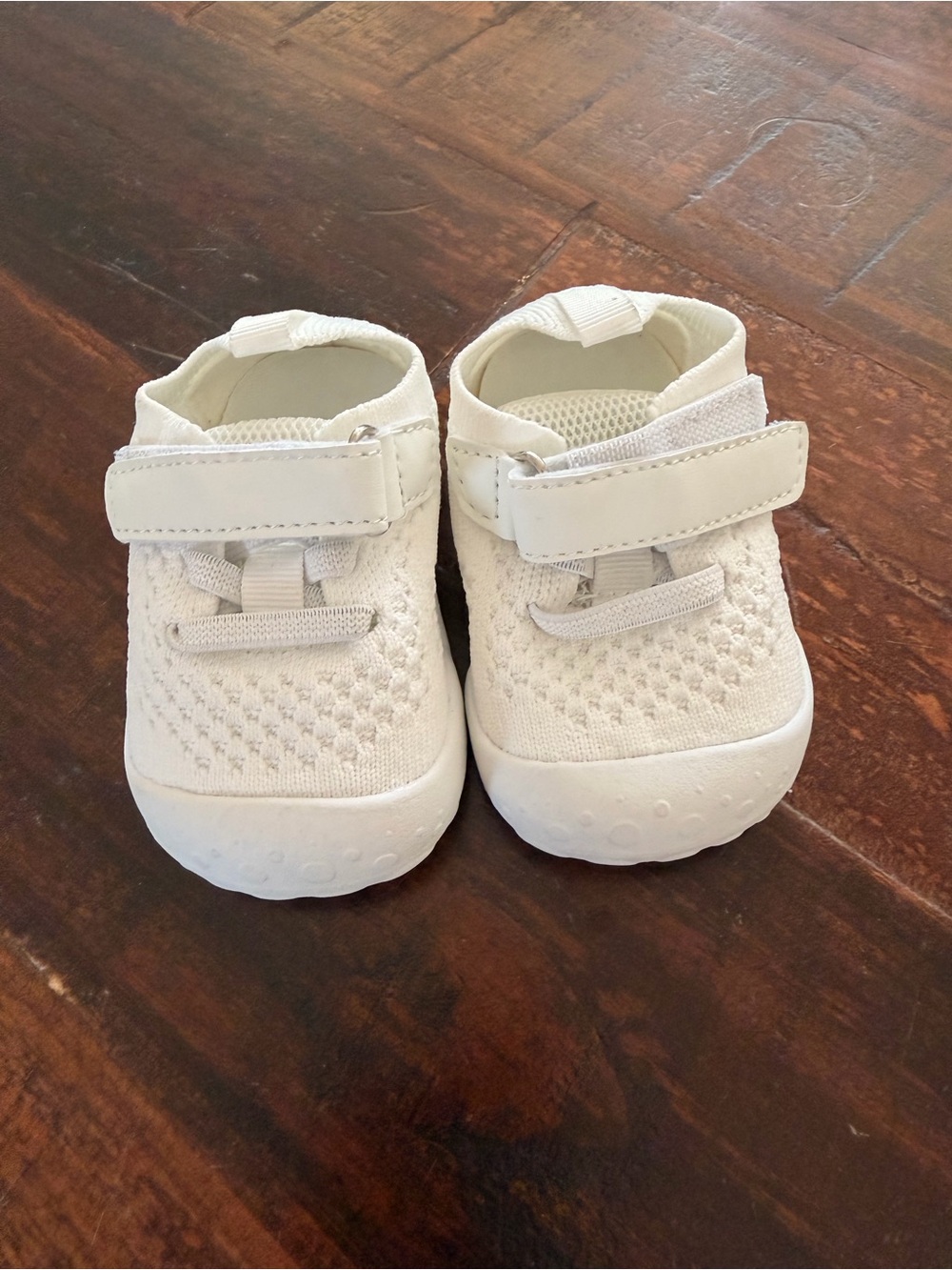 👚CLOSET CLEAN OUT SALE👖White Kids Knit Slip-On Shoes size 110 (Baby 2-3) NWOT